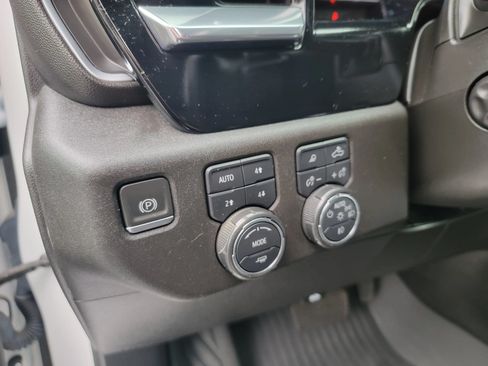 Used 2024 Chevrolet Silverado 1500 LTZ AWD/4WD image 17