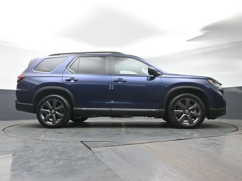 Used 2023 Honda Pilot Sport image 33