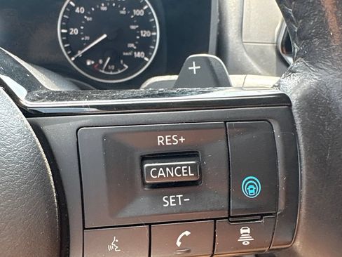 Used 2021 Nissan Rogue SV w/ Premium Package FWD image 17