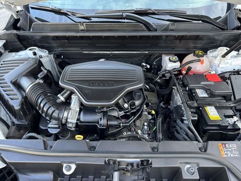 Certified 2023 GMC Acadia AT4 w/ Preferred Package image 30