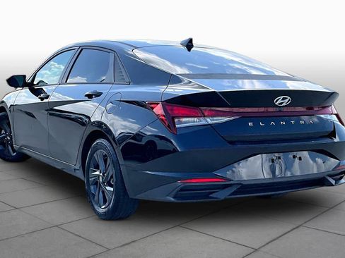 Used 2022 Hyundai Elantra SEL w/ Cargo Package FWD image 11