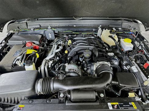 Used 2022 Jeep Wrangler Sport image 9