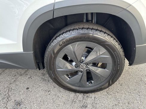 New 2026 Volkswagen Taos S image 6