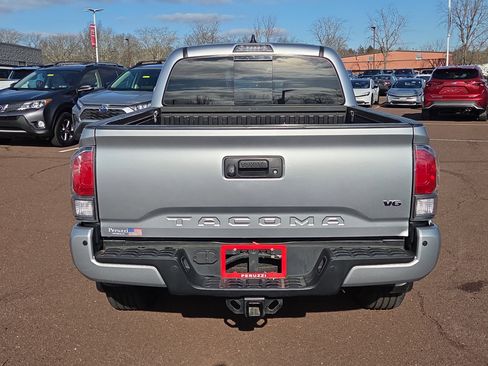Certified 2022 Toyota Tacoma SR5 image 4