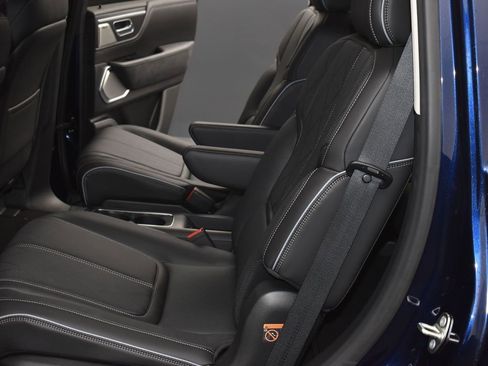 Certified 2025 INFINITI QX80 Sensory image 17