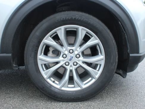 Used 2020 Ford Explorer XLT w/ Equipment Group 202A AWD/4WD image 31