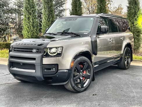 Used 2024 Land Rover Defender 130 X image 1