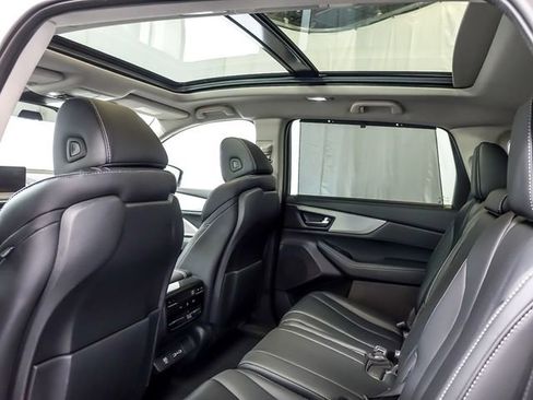 Used 2023 Acura MDX SH-AWD w/ Technology Package image 16