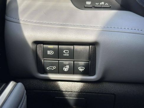 Used 2022 Toyota Highlander Limited AWD/4WD image 37