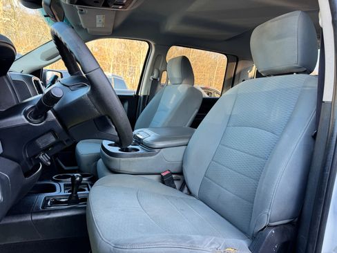 Used 2013 RAM 2500 Tradesman w/ Chrome Appearance Group image 14