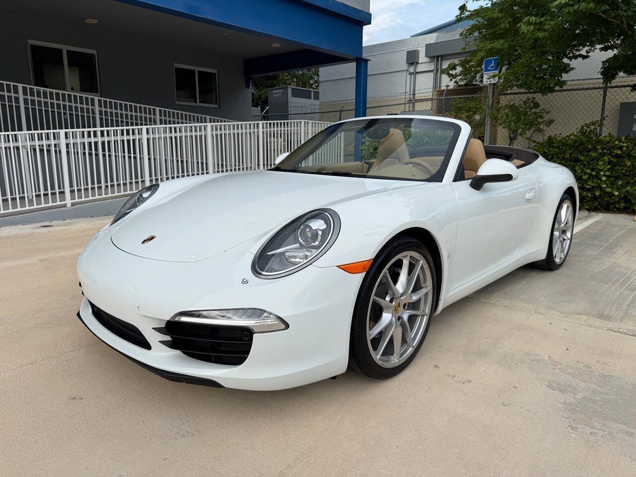 Used 2015 Porsche 911 Carrera RWD image 2