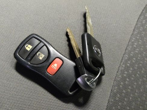 Used 2014 Nissan Xterra X AWD/4WD image 32