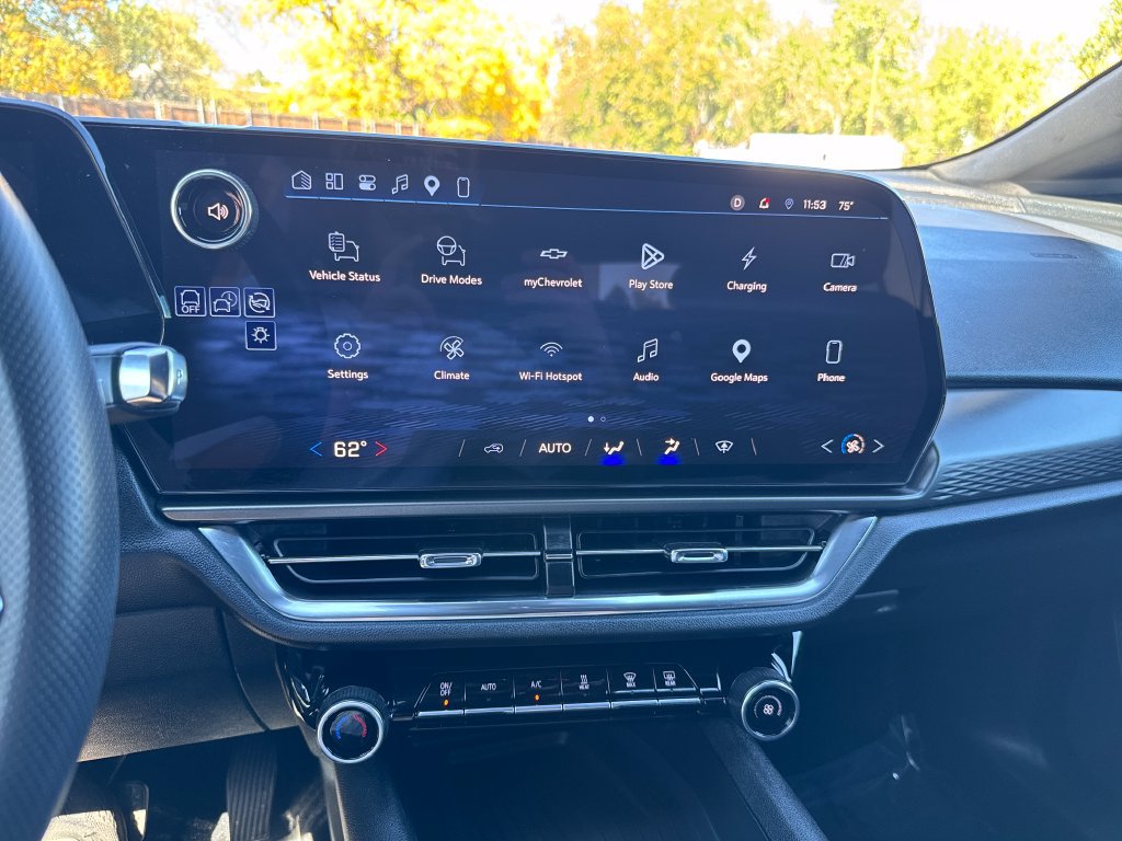 Used 2025 Chevrolet Equinox EV LT FWD image 17