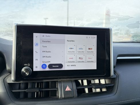 Used 2023 Toyota RAV4 LE image 17