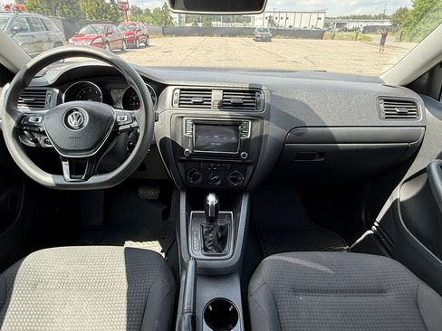 Used 2016 Volkswagen Jetta S FWD image 3