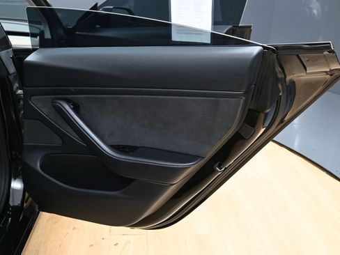 Used 2018 Tesla Model 3 Mid Range RWD image 34