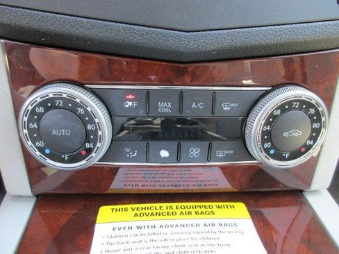 Used 2010 Mercedes-Benz C 300 4MATIC Sedan image 26