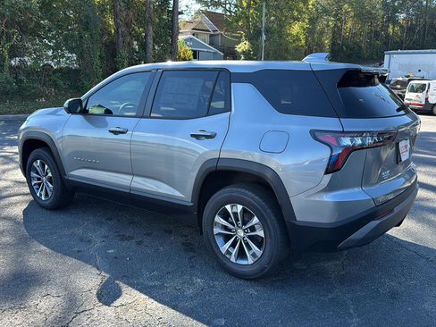 New 2026 Chevrolet Equinox LT w/ Convenience Package II image 4