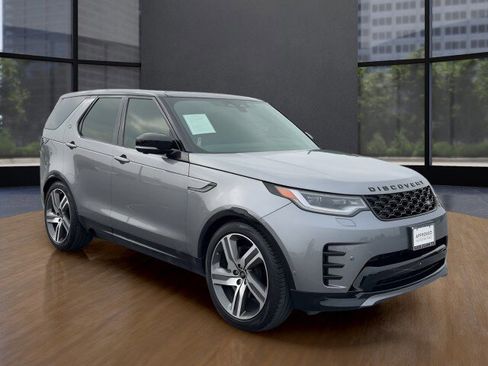 Used 2024 Land Rover Discovery Dynamic SE AWD/4WD image 3