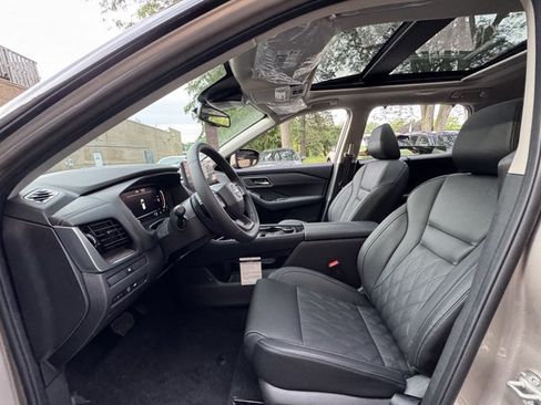 New 2026 Nissan Rogue Platinum AWD/4WD image 26