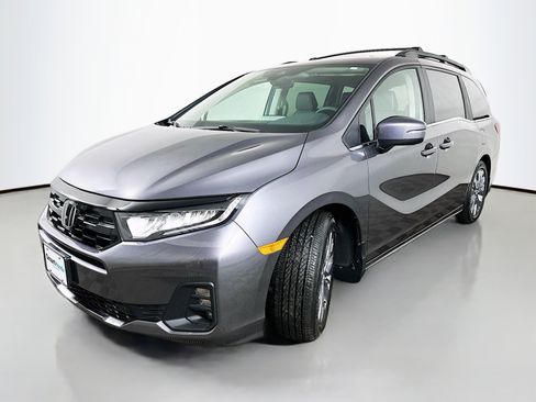 New 2026 Honda Odyssey Touring image 3