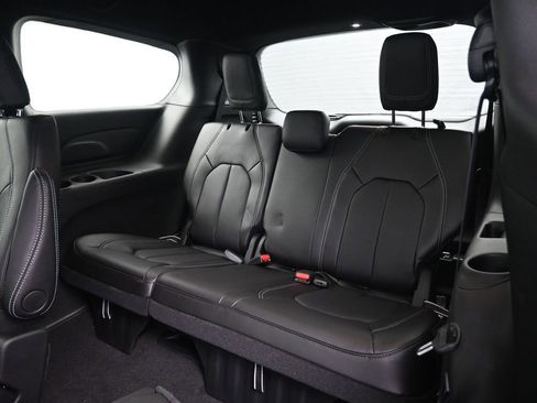 New 2026 Chrysler Pacifica Select image 24