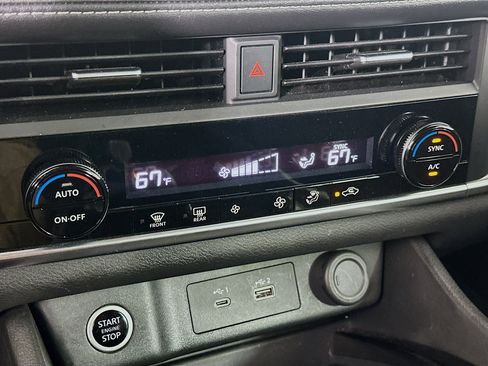 Used 2023 Nissan Rogue SV image 23