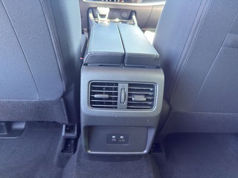 Certified 2023 Nissan Rogue SV AWD/4WD image 32