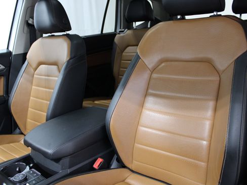 Used 2018 Volkswagen Atlas SEL Premium AWD/4WD image 17