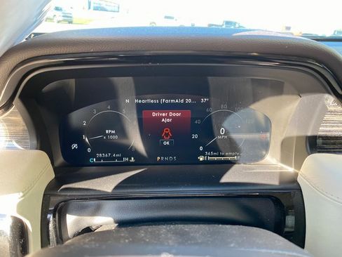 Used 2022 Lincoln Nautilus Black Label w/ Class II Trailer Tow Package image 31