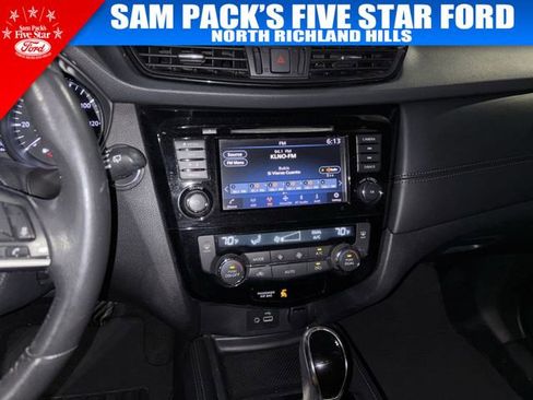 Used 2018 Nissan Rogue SL image 25