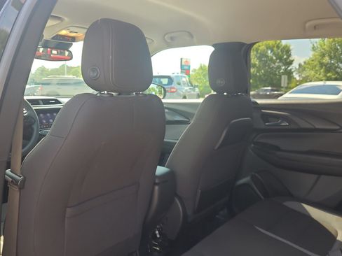 Used 2022 Chevrolet TrailBlazer LT w/ Convenience Package FWD image 12