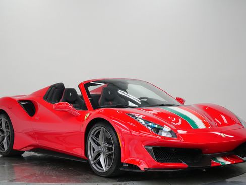 Used 2020 Ferrari 488 Pista Spider RWD image 3