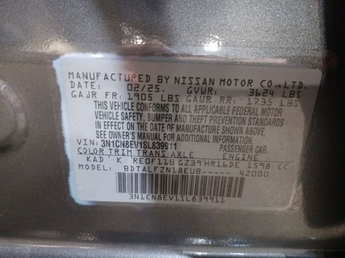 Used 2025 Nissan Versa SV image 25