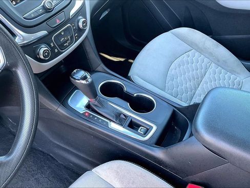 Used 2019 Chevrolet Equinox LS w/ LS Convenience Package FWD image 15