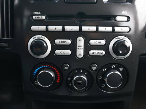 Used 2011 Mitsubishi Endeavor LS AWD/4WD image 27