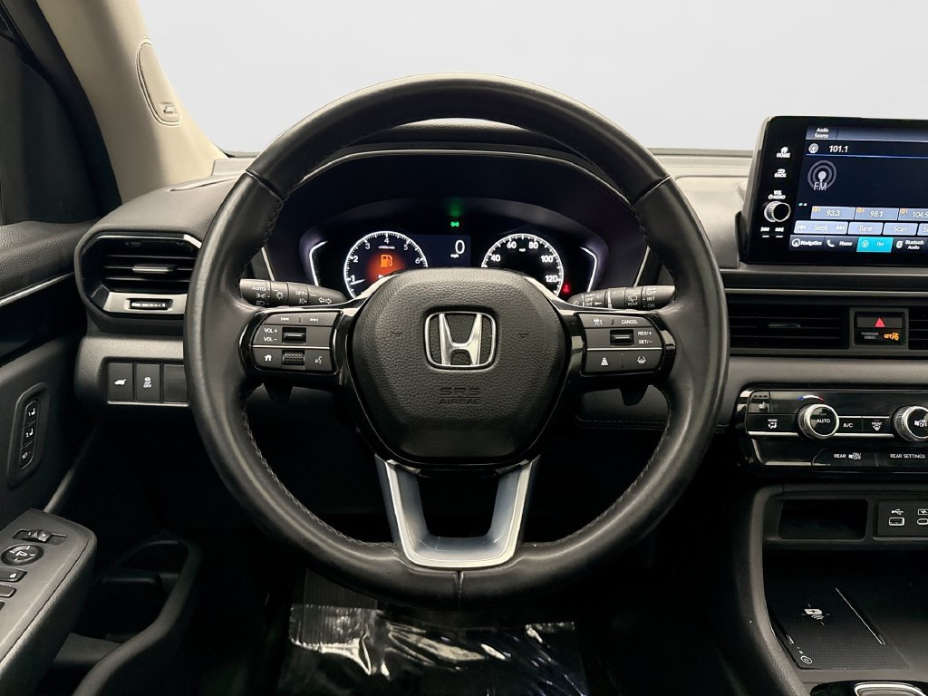 Used 2023 Honda Pilot Touring image 12