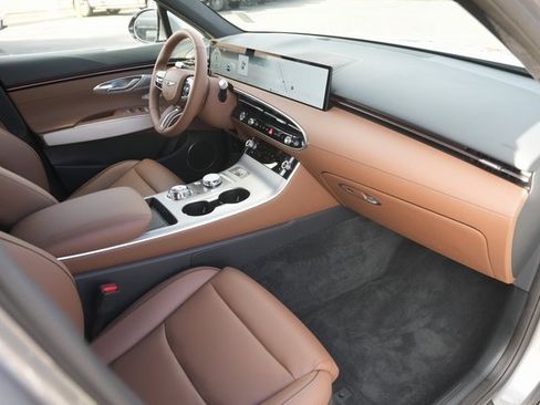 Used 2026 Genesis GV70 2.5T Advanced image 18