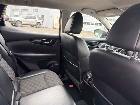 Used 2022 Nissan Rogue Sport SV w/ Technology Package AWD/4WD image 23