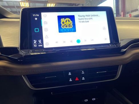 Used 2024 Volkswagen Atlas Cross Sport SE image 25