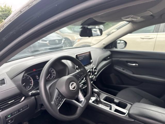 Used 2024 Nissan Sentra SV FWD image 9