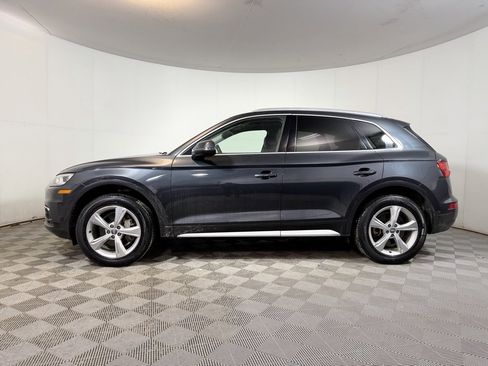 Used 2020 Audi Q5 Prestige w/ Prestige Package image 3