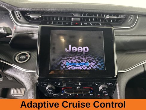Used 2023 Jeep Grand Cherokee L Laredo AWD/4WD image 16