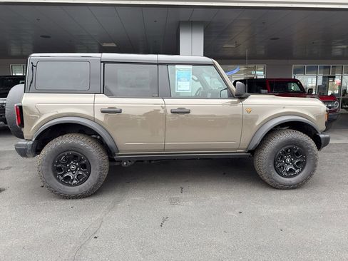 New 2026 Ford Bronco Badlands AWD/4WD image 3