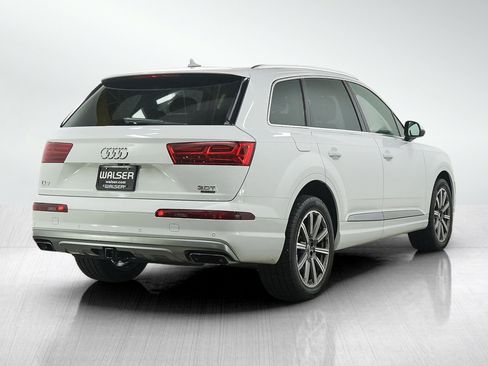 Used 2018 Audi Q7 3.0T Prestige AWD/4WD image 5