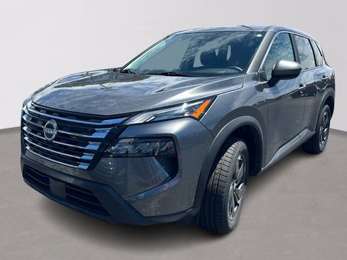 Used 2025 Nissan Rogue SV AWD/4WD image 1