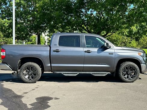 Used 2020 Toyota Tundra SR5 w/ SR5 Upgrade Package RWD image 8