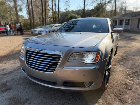 Used 2011 Chrysler 300 Limited w/ Luxury Group image 13