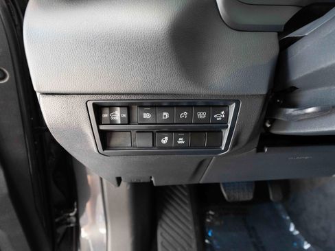 Used 2024 Toyota Tundra Limited AWD/4WD image 11