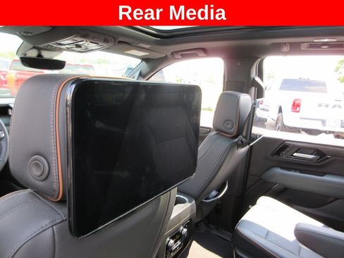 Certified 2026 GMC Yukon AT4 w/ AT4 Premium Plus Package AWD/4WD image 19